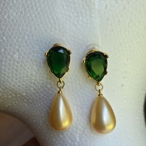 Elegant Green and Gold Teardrop Earrings